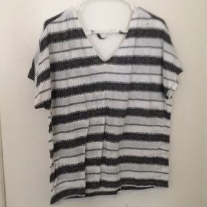 Black and white short sleeved shirt
